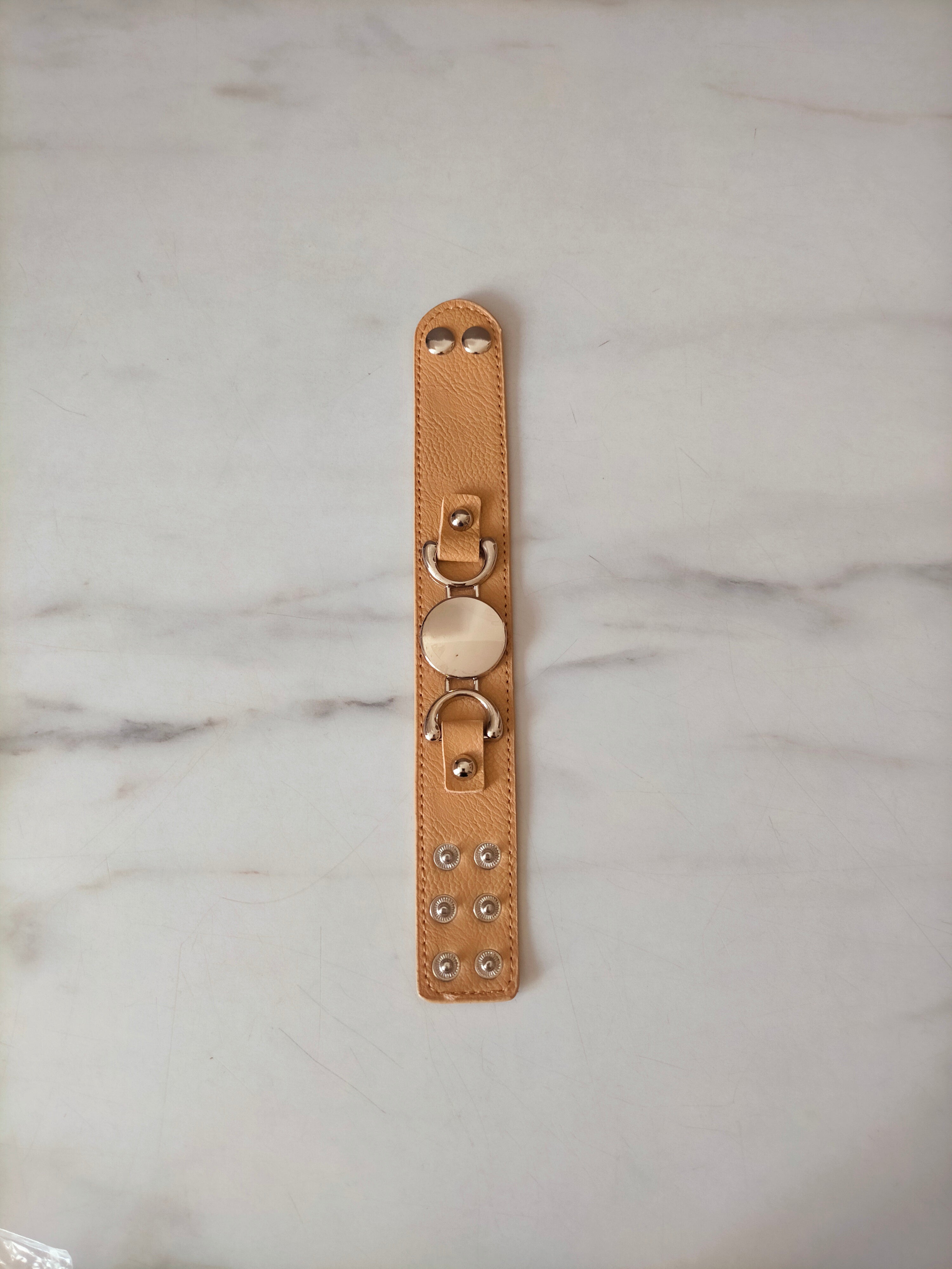 Manchette Contour d’Or – Bijou Femme Essentiel