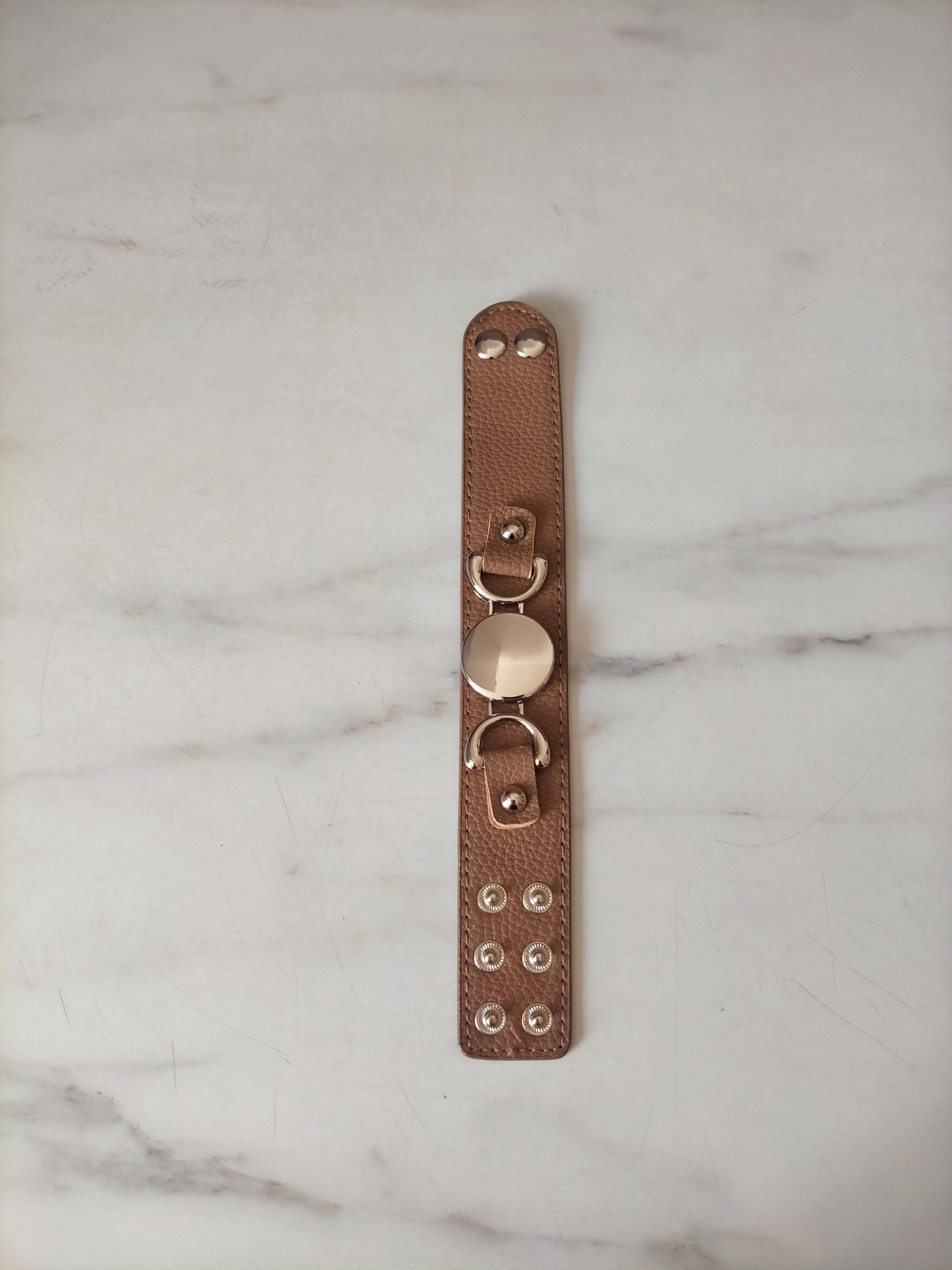 Manchette Contour d’Or – Bijou Femme Essentiel