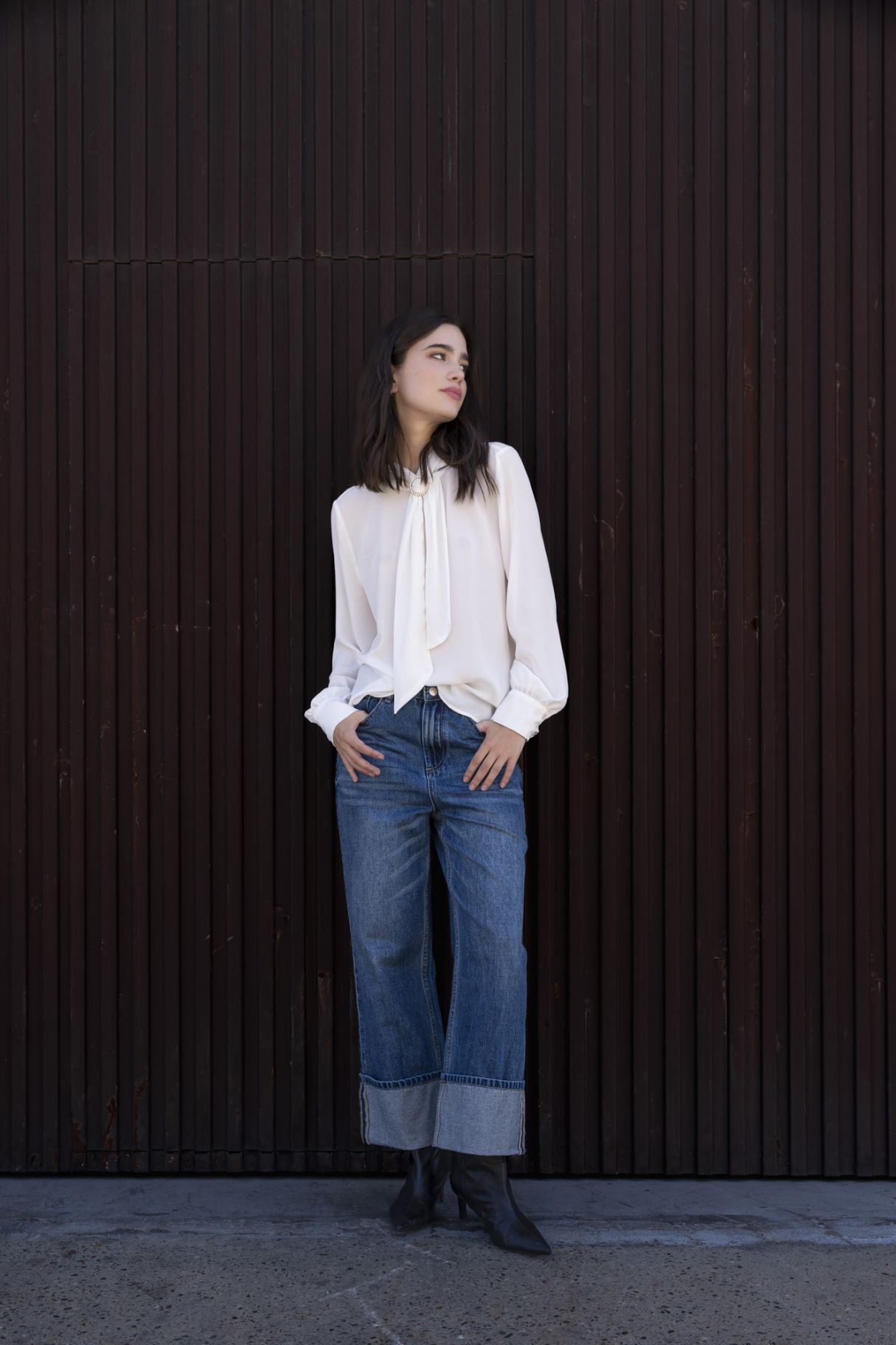 Chemise Blanche Col Papillon Élégante